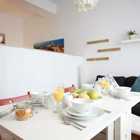 Apartment Nuevo Estudio Centro Sevilla. Ac/wifi Castellar 56 *