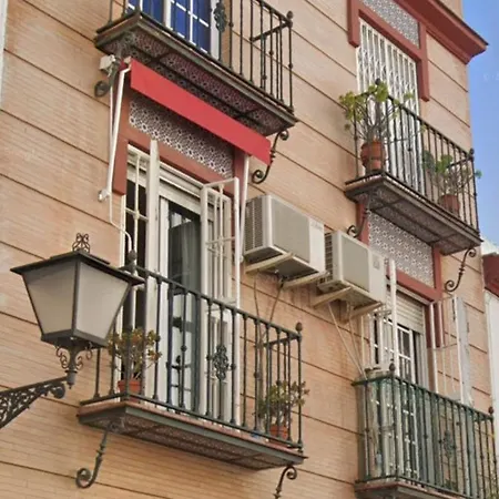 Apartment Luminoso Exterior Con Balcon Y Patio En Centro Historico Feria-alameda Seville