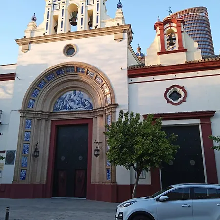 El Cachorro De Triana Apartment *
