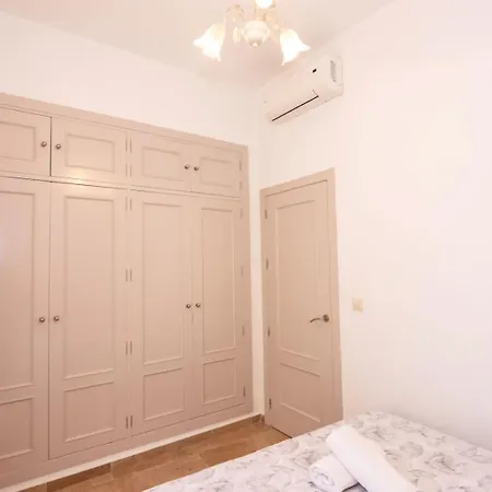 Rodrigo De Triana Primero A Apartamento *