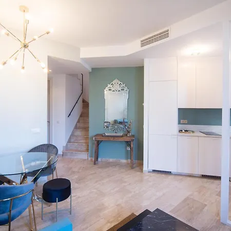 Exclusive Triplex With Private Terrace Apartment *
