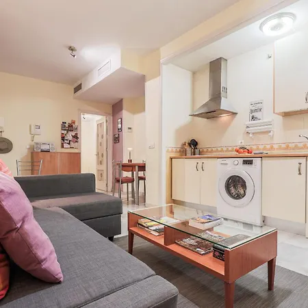 Apartment San Jacinto Triana Location