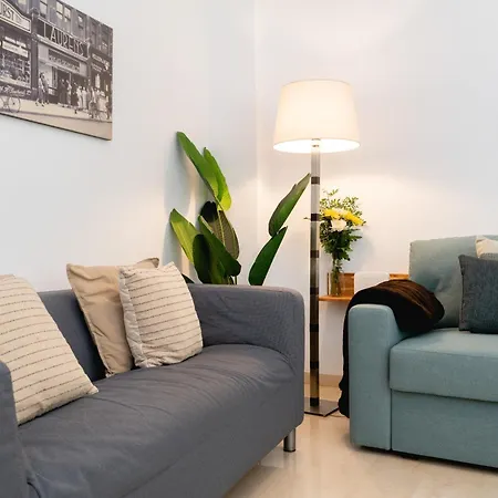 Apartment Castilla 61 *