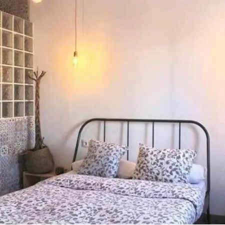 Room, View To The * Seville