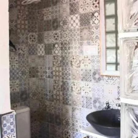 Room, View To The *