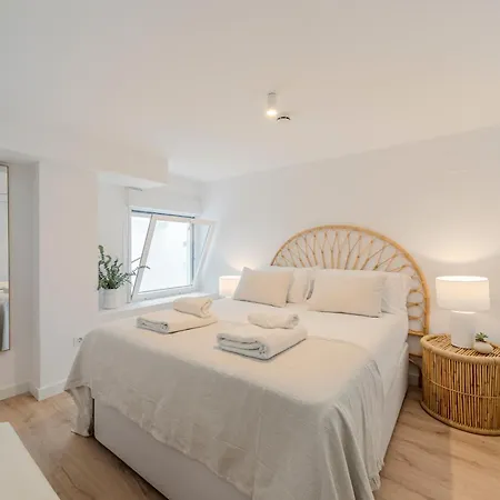 Isg Conde Negro 10 Apartment *