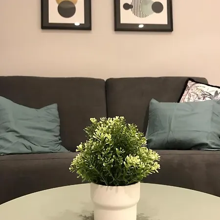 En Triana: Junto San Jacinto Parking Opcional Apartment Seville