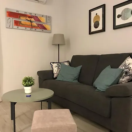 En Triana: Junto San Jacinto Parking Opcional Apartment