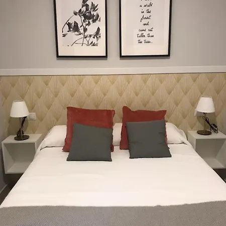 En Triana: Junto San Jacinto Parking Opcional Apartment *