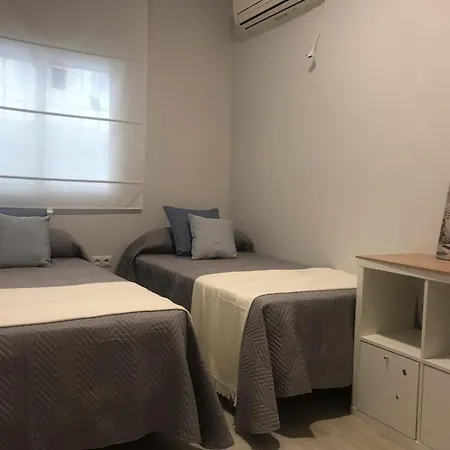 En Triana: Junto San Jacinto Parking Opcional Apartment *
