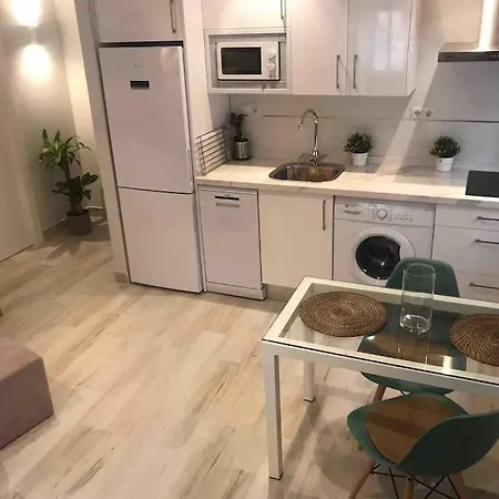 En Triana: Junto San Jacinto Parking Opcional Apartment
