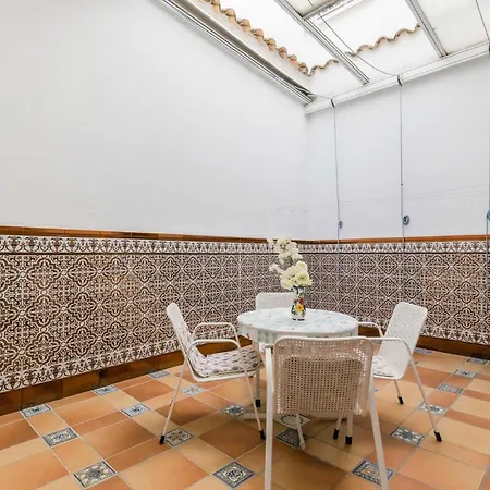 Apartment Cozy In With Kitchen Seville