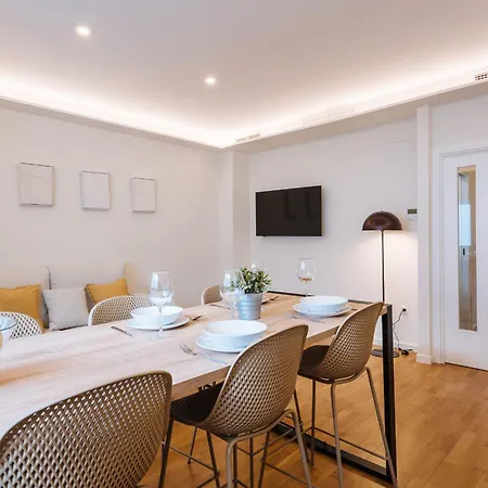 The Zentral & Apartament *
