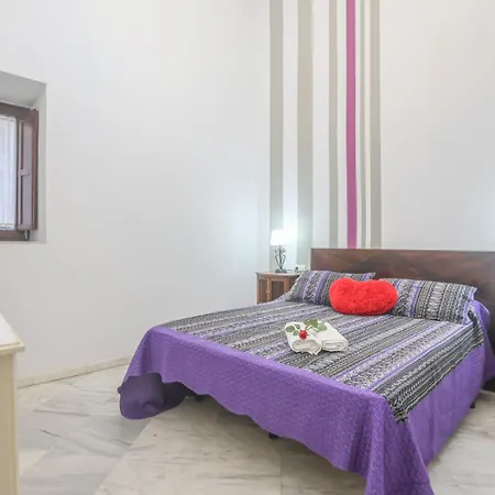 Galindo Center Premium Suites, Free Parking Apartment Seville