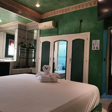 Avenida Andalucia - Solo Adultos * Sevilha