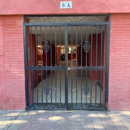 Shared Apartment! Piso Compartido! общая квартира! Homestay Seville
