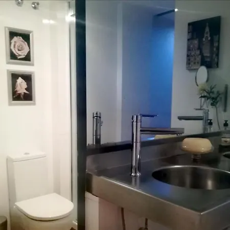 Precioso Duplex Reina Mercedes 5 Minutos Hospital Seville