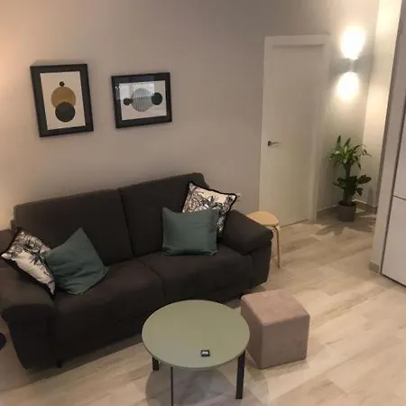 Apartment En Triana: Junto San Jacinto Parking Opcional