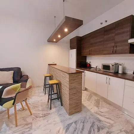 Cozy In Old Town Apartment *
