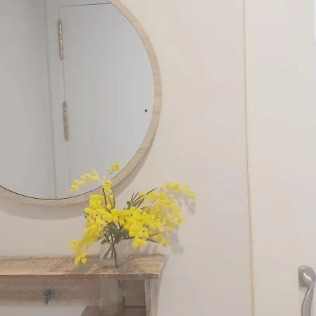 Yellow Sun Apartment