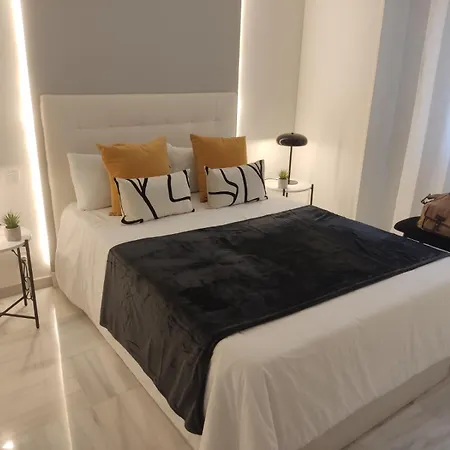 Triana Centro Apartment *