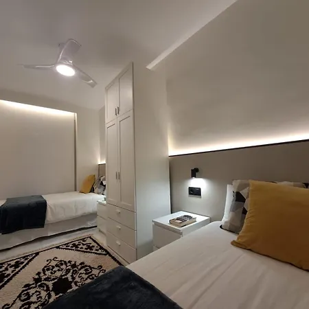Triana Centro Apartment *