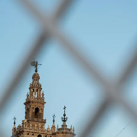 Duplex De Lujo Junto A La Catedral Terraza Privada Con Vistas A La Giralda Apartamento Sevilla