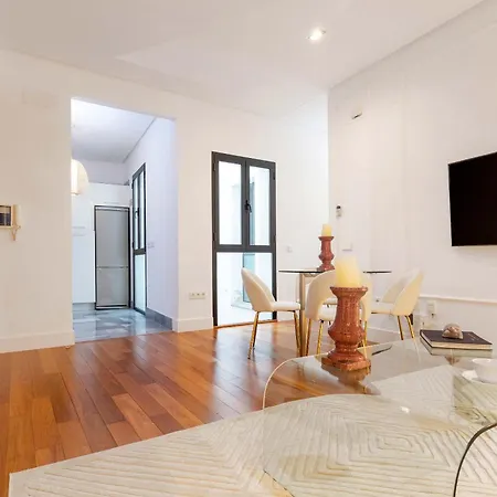 Apartamento Genteel Corral Del Rey Ii