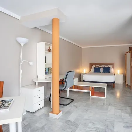 Apartment Luminosity Square Studio. Francos 14