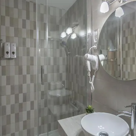 Luminosity Square Studio. Francos 14 Apartment *