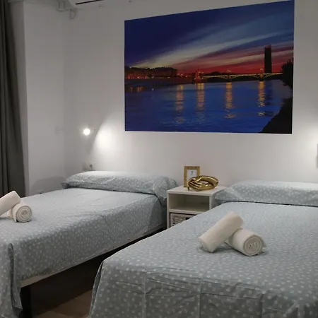 Apartment Luisahouse, En El Corazon De Y Triana Seville