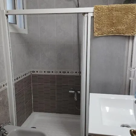 Privadas Con Cama Doble En Homestay *