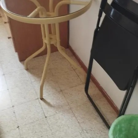 Privadas Con Cama Doble En Homestay
