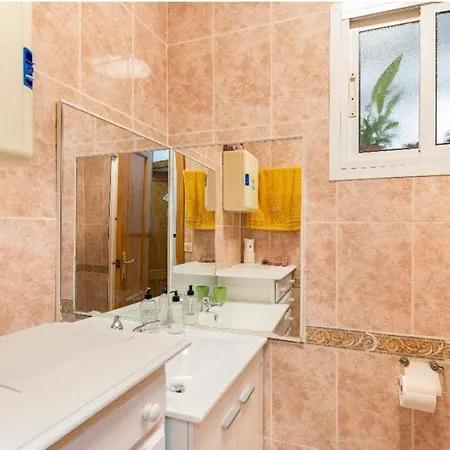 Privadas Con Cama Doble En Homestay Seville