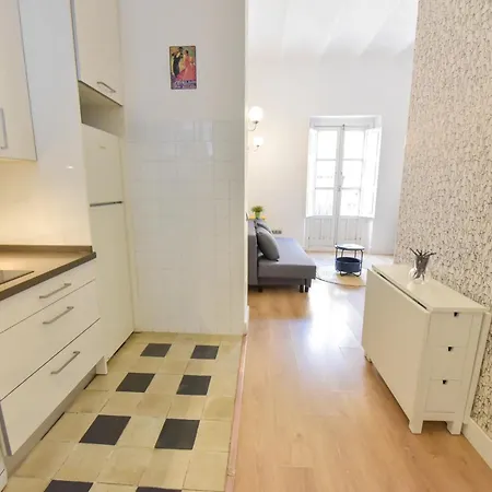New! Bohemian Center Apartment