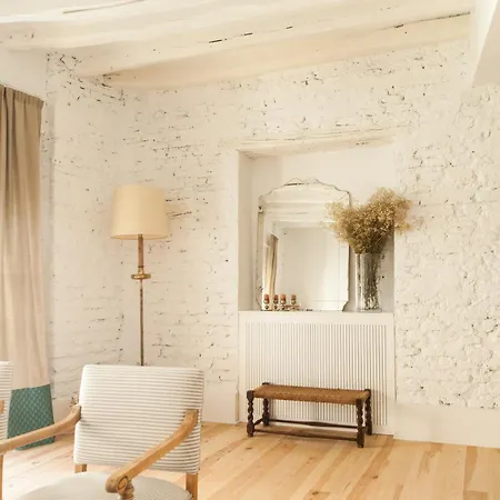 Cse Garcia De Vinuesa Apartment