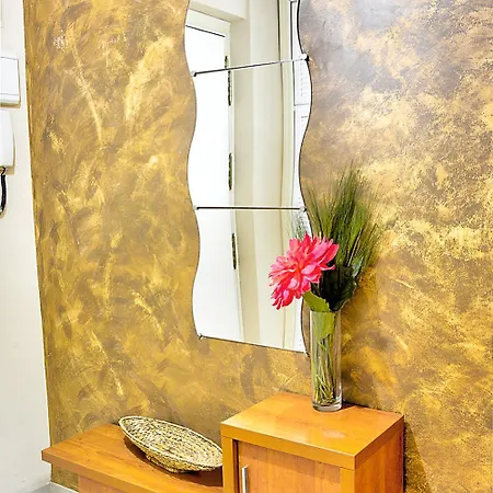 Triana Maestro Guerrero Apartment *