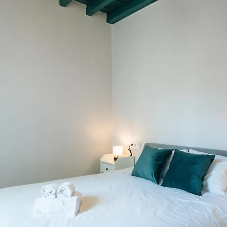 Independent Beautiful House Center With Private Parking *