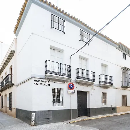 Independent Beautiful House Center With Private Parking *