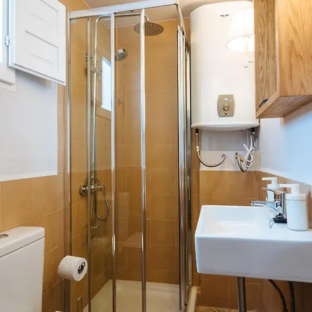 Independent Beautiful House Center With Private Parking *