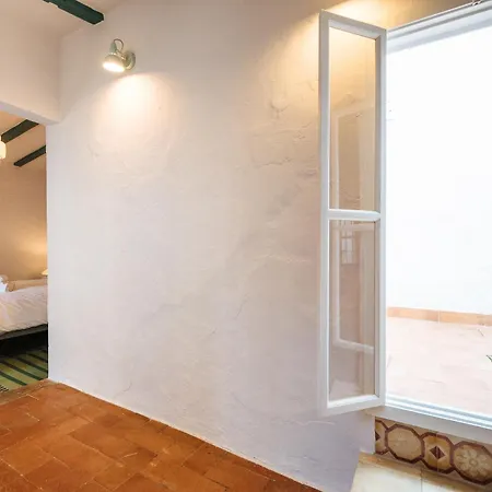 Independent Beautiful House Center With Private Parking *