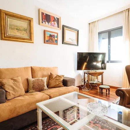 Acogedor Piso Con Parking Santa Justa