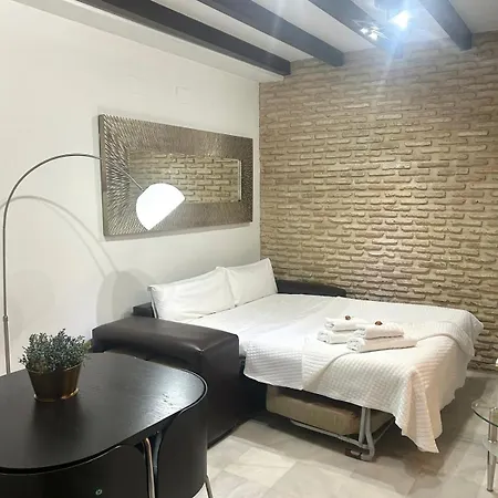 Triana Apartment *