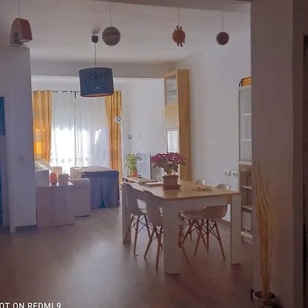 Homestay En Piso Acogedor Y Muy Bien Ubicado Seville