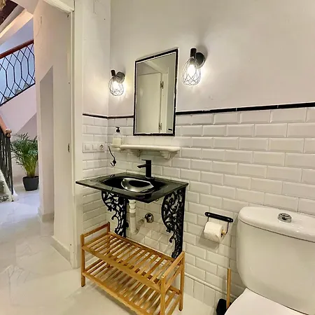 House -rooftop&jacuzzi -stayinseville Villa Seville