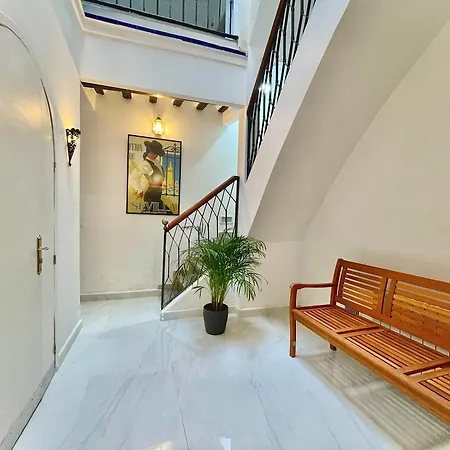 House -rooftop&jacuzzi -stayinseville Villa Seville