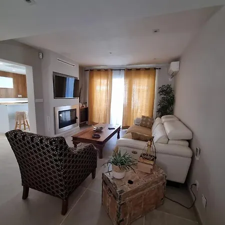 Casa Familiar En Apartment