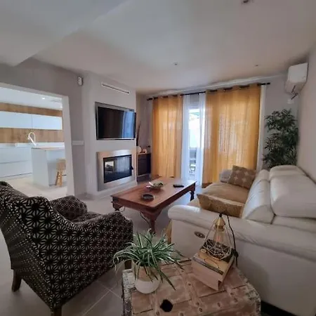 Casa Familiar En Apartment