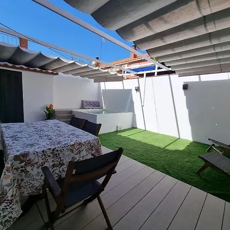 Casa Familiar En Apartment