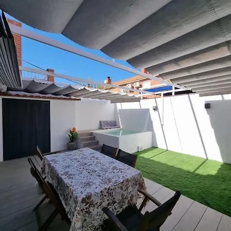 Casa Familiar En Apartment